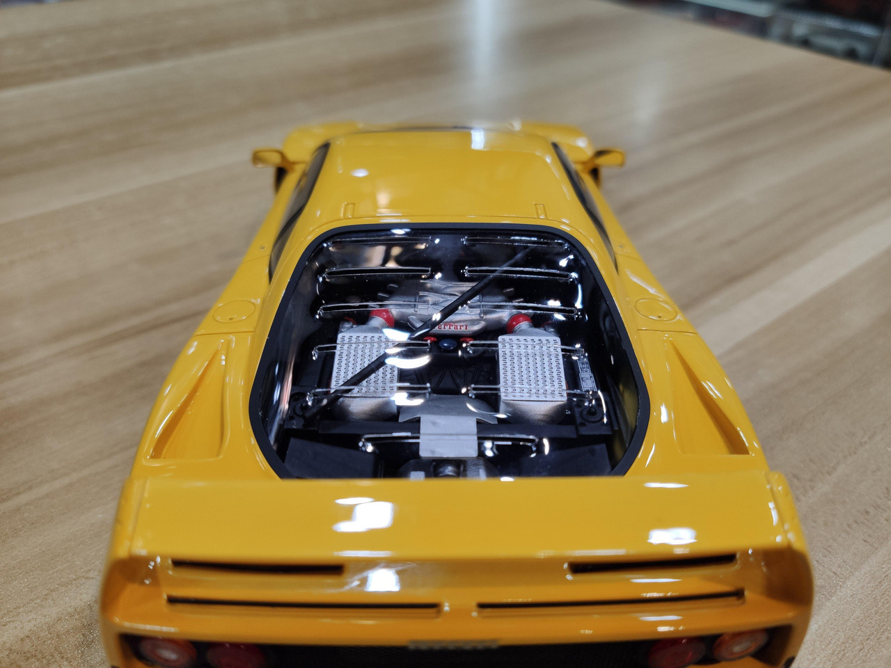 1/18 GT Spirit GTSpirit 1987 Ferrari F40 (Yellow) Resin Car Model