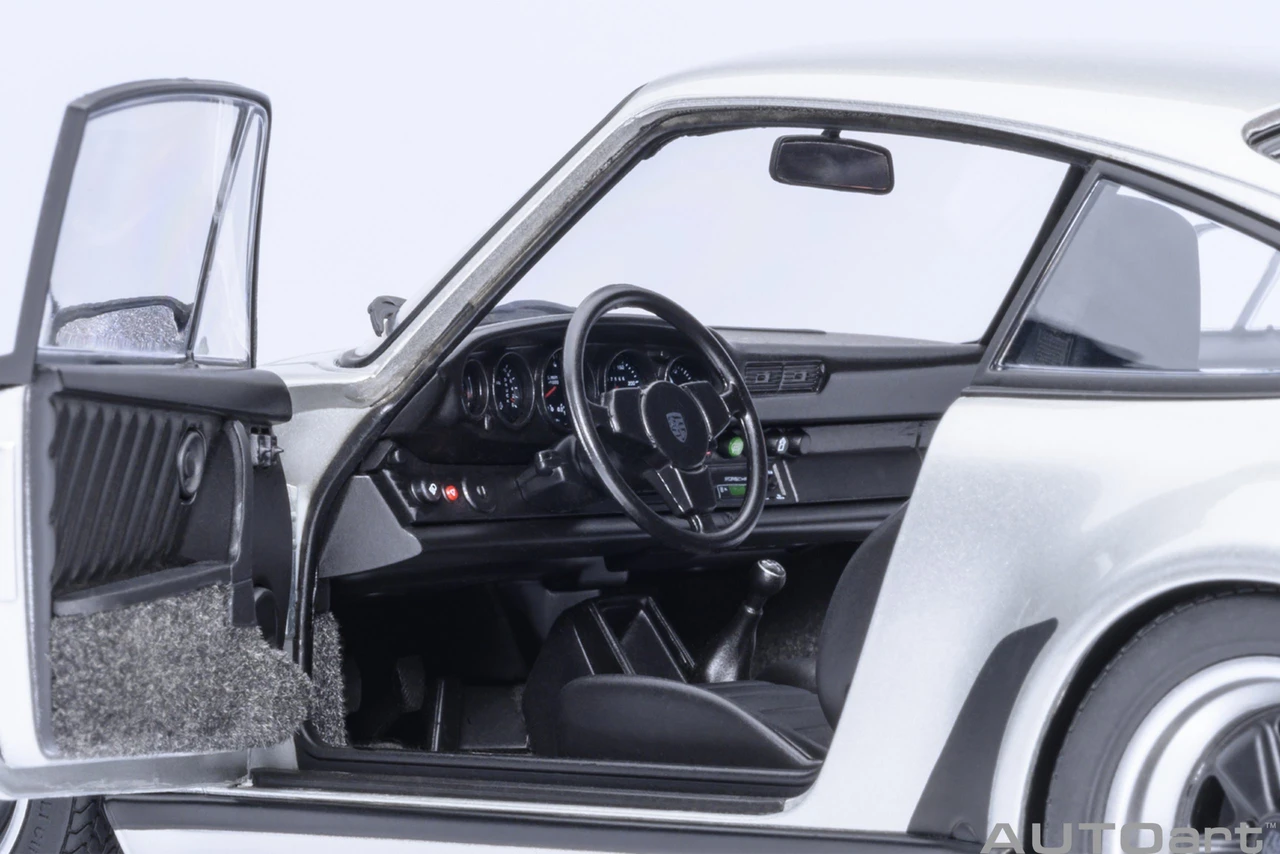 1/18 AUTOart Porsche 911 (930) Turbo 3.0 (Silver) Car Model