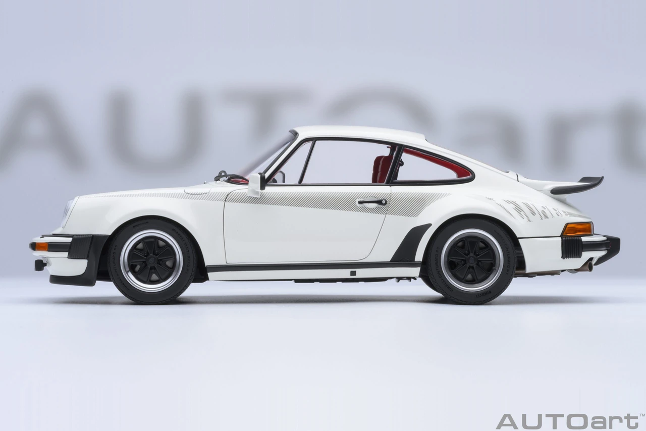 1/18 AUTOart Porsche 911 (930) Turbo 3.0 (Grand Prix White) Car Model