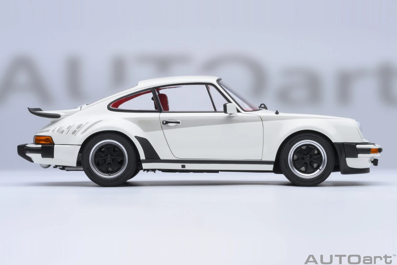 1/18 AUTOart Porsche 911 (930) Turbo 3.0 (Grand Prix White) Car Model