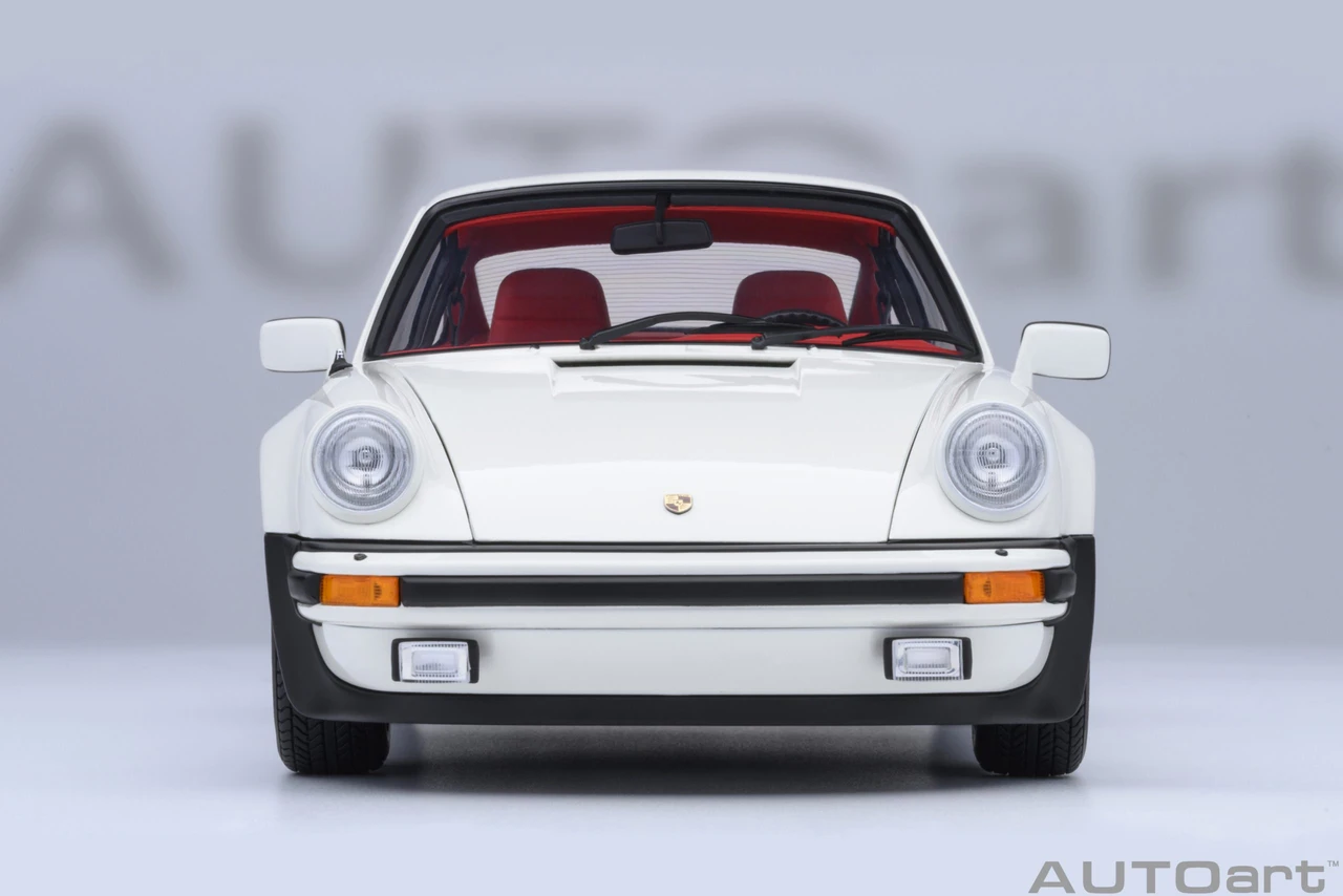 1/18 AUTOart Porsche 911 (930) Turbo 3.0 (Grand Prix White) Car Model