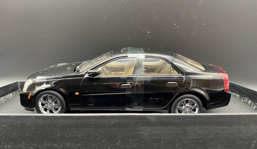 Cadillac 1⁄18 CTS Diecast model CTS-V Model Dealer Coupe Car