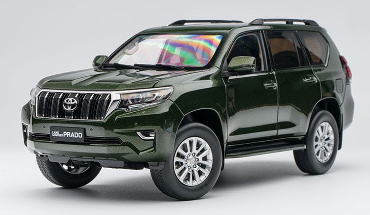 1/18 Sunstar 2018-2023 Toyota Land Cruiser Prado (Green) Diecast Car Model