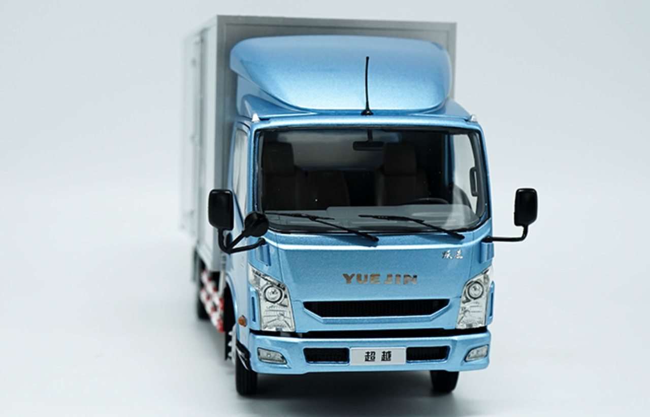 1/18 Dealer Edition Iveco C300 Diecast Car Model