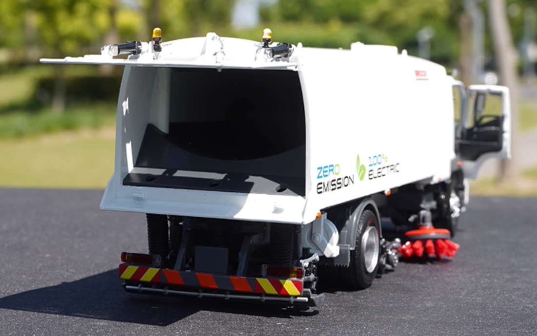 1/35 Foton Brock Street Cleaning Vehicle Diecast Car Model