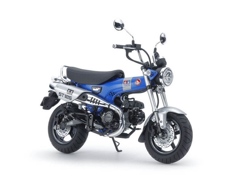 Model Kit Honda Dax125 Motorcycle 1/12 Scale Model by Tamiya