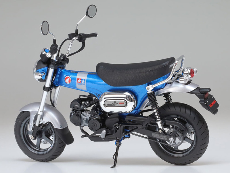Model Kit Honda Dax125 Motorcycle 1/12 Scale Model by Tamiya