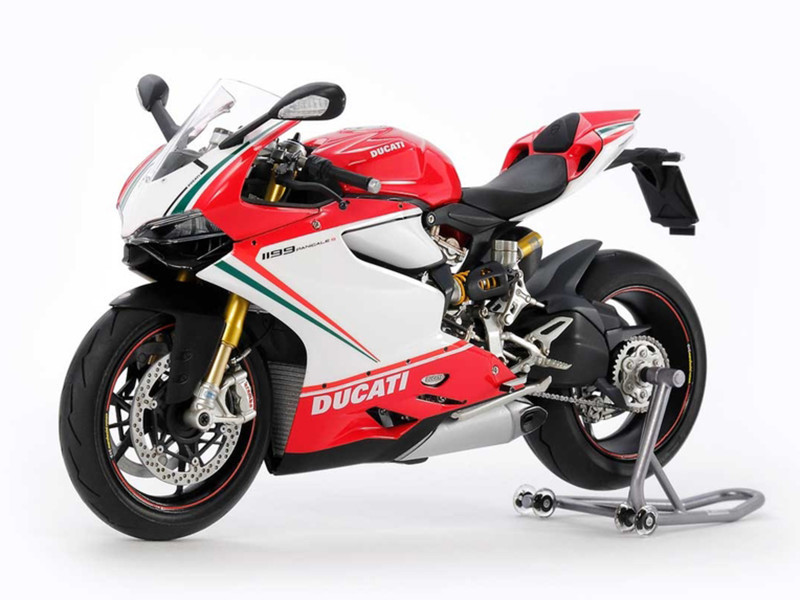 Model Kit Ducati 1199 Panigale S Motorcycle 1/12 Scale Model by Tamiya