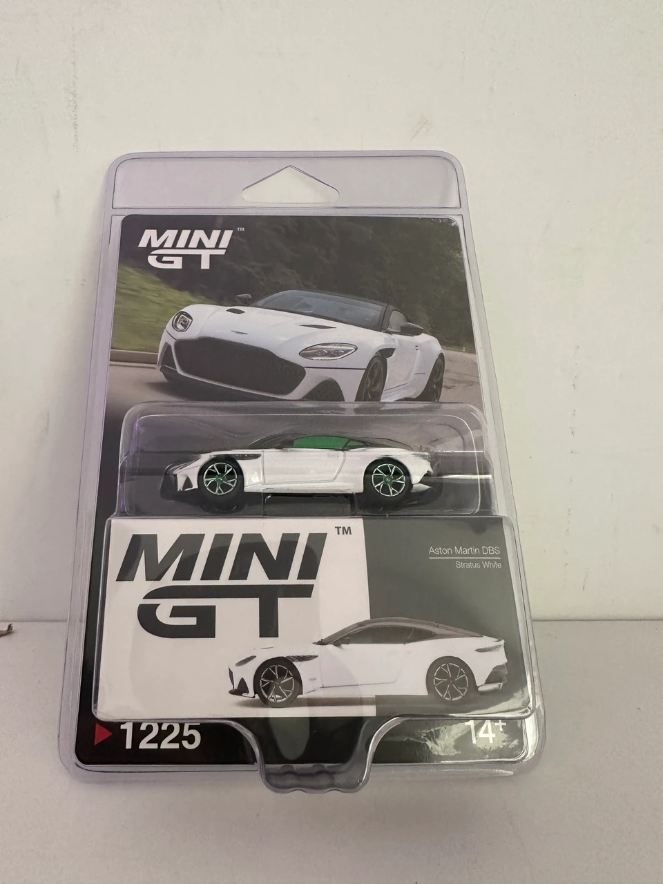 CHASE CAR 1/64 Mini GT Aston Martin DBS (Stratus White) Diecast Car Model