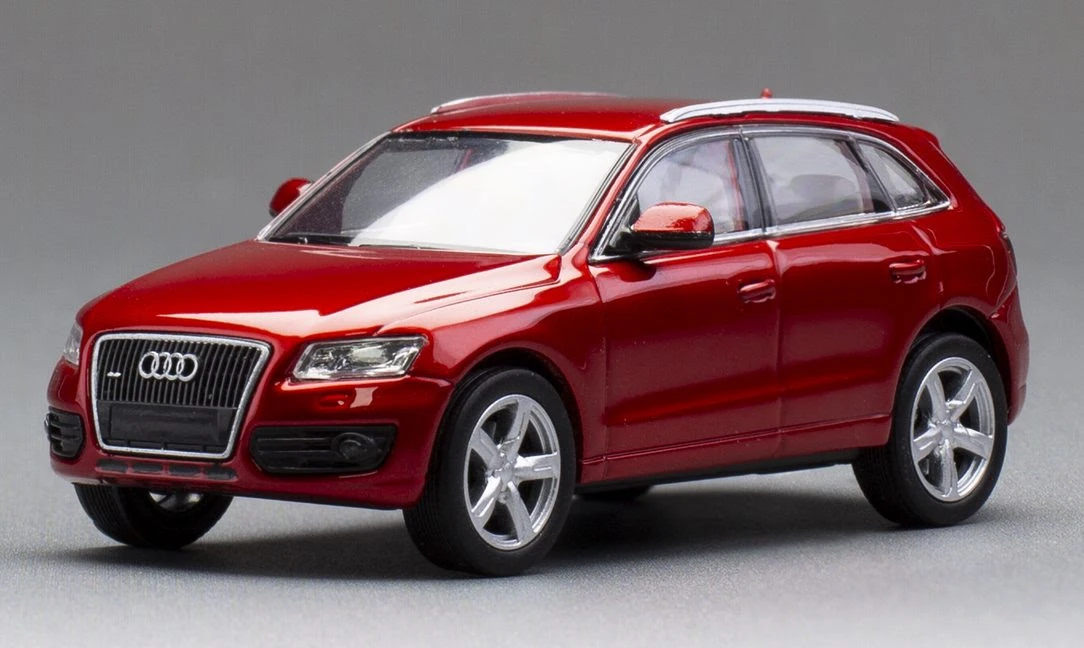 1/64 Sunstar 2013–2016 Audi Q5 1st Generation (8R) Facelift (Garnet Red) Diecast Car Model