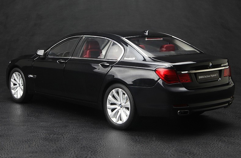 1/18 Kyosho BMW 7 Series (F04) Active Hybrid 7 (Black) Diecast Car