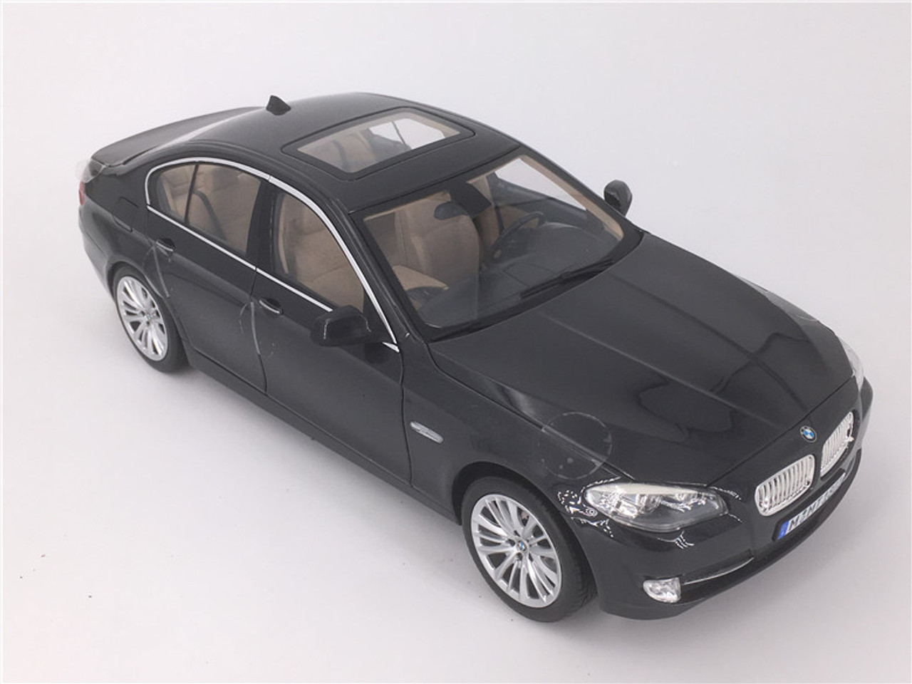 2022年最新入荷 ミニカー ノレブ 1/18 BMW 535i 高級 ブラック - おもちゃ