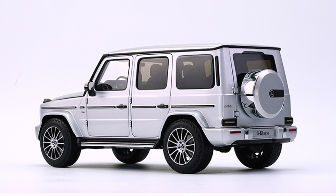 1/18 Minichamps Mercedes-Benz Mercedes G-Class G500 W463 (Silver) Diecast Car Model Limited 500