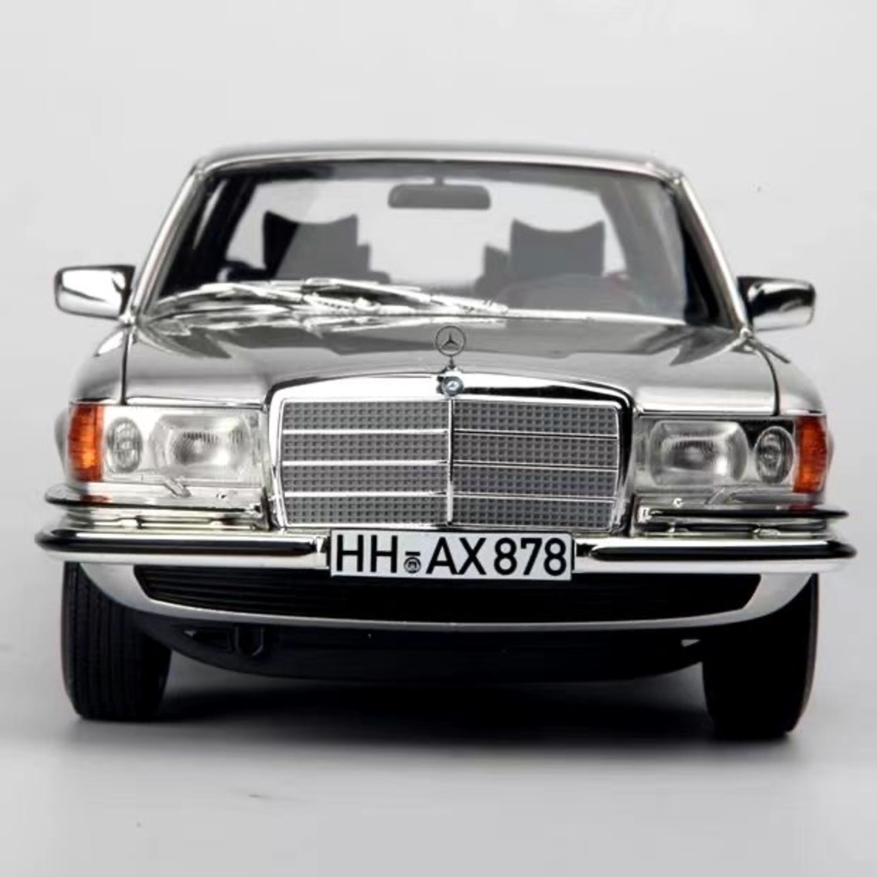 1/18 Norev 1976 Mercedes-Benz 450 SEL 6.9 (Silver) Diecast Model