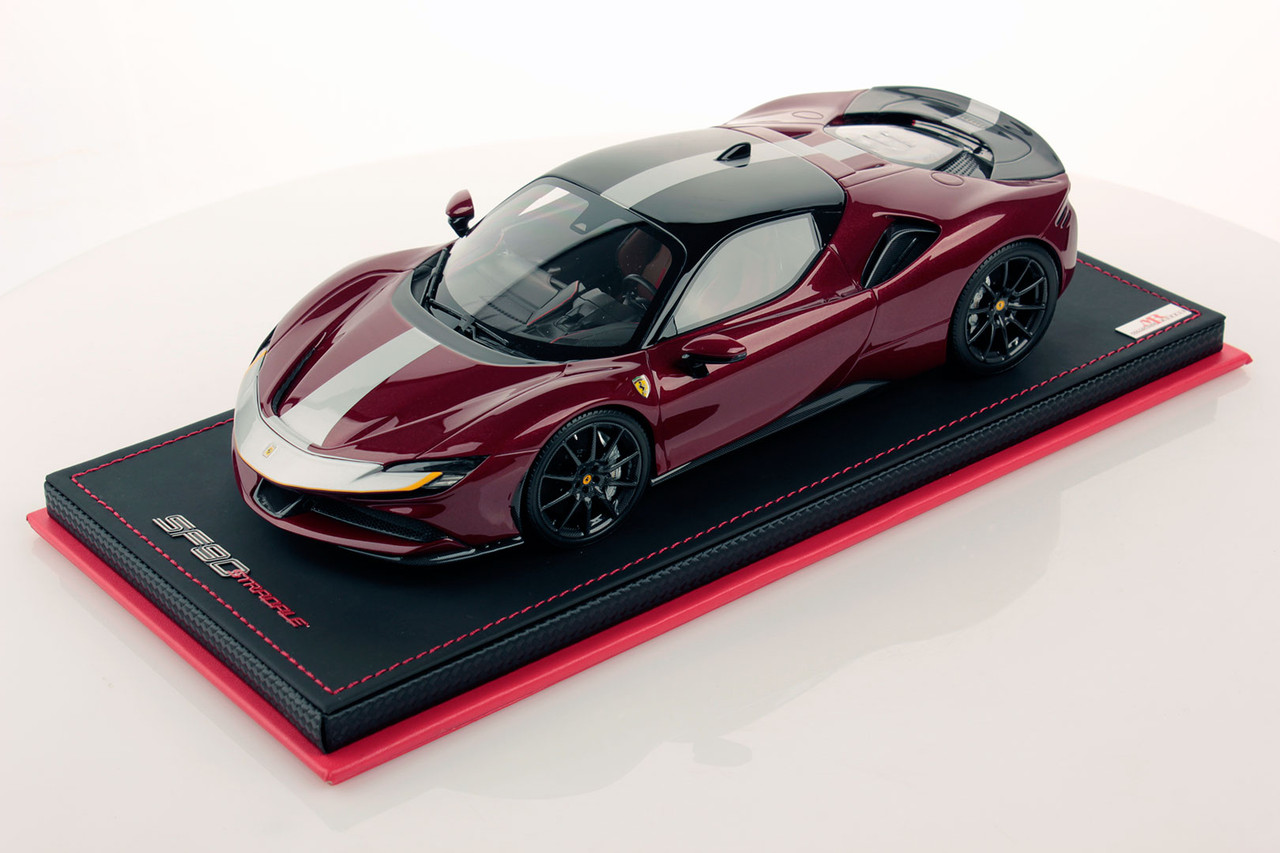 Man 公式写真2 1/18 MR Ferrari SF90 Stradale Rosso Fiorano / Nero DS 1250
