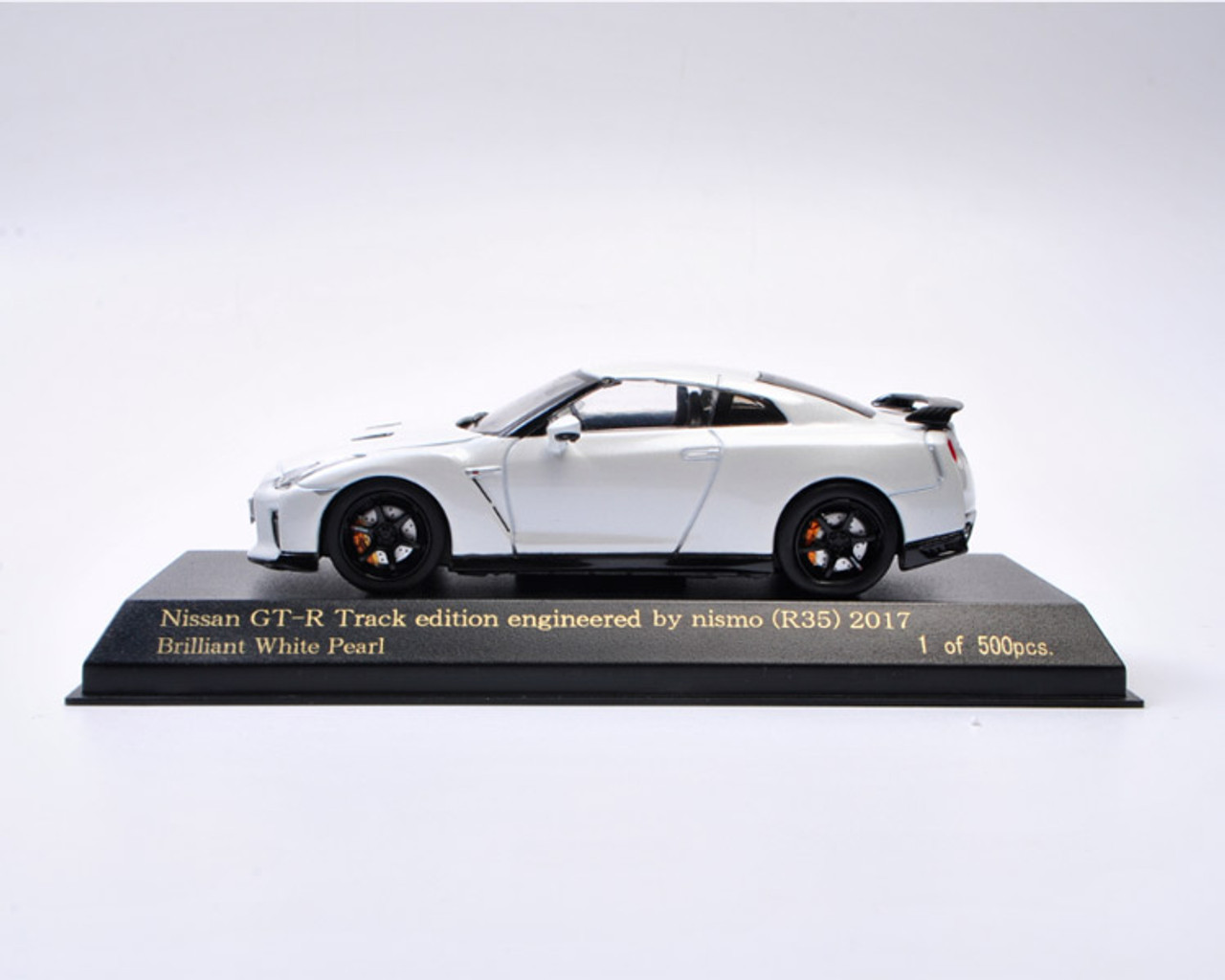1/43 Kyosho 2017 Nissan Skyline GT-R GTR R35 Track Edition (White) Diecast Car Model