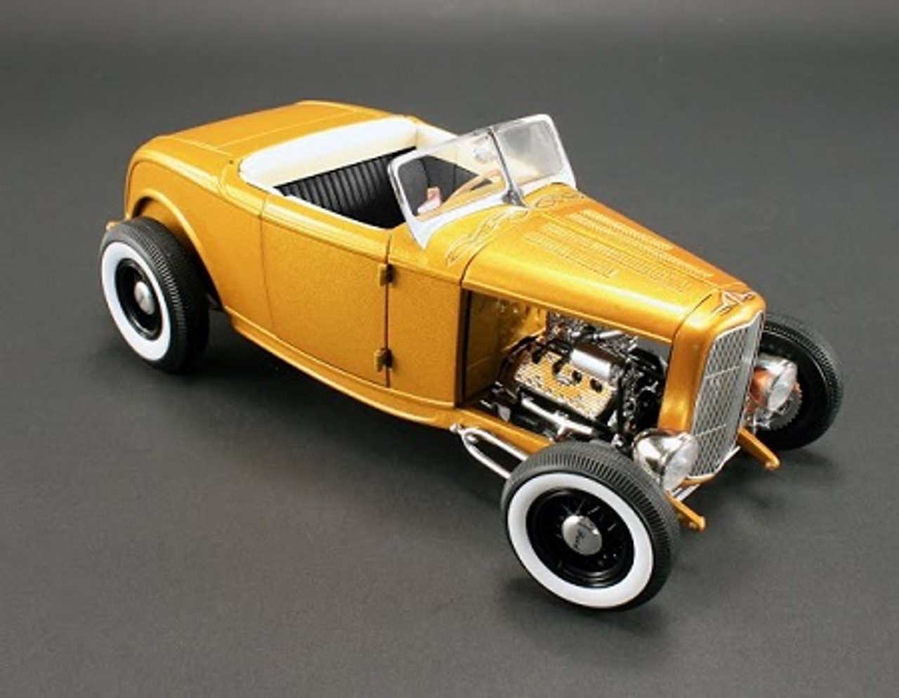 1/18 ACME Grand National Deuce SeTries - 1932 Ford Roadster