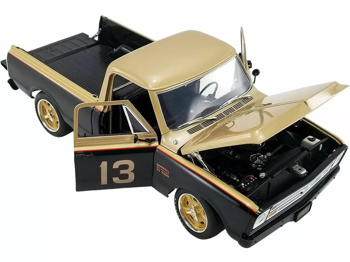 1/18 ACME Smokey Yunick 1967 Chevrolet C-10 Shop Truck Diecast Car