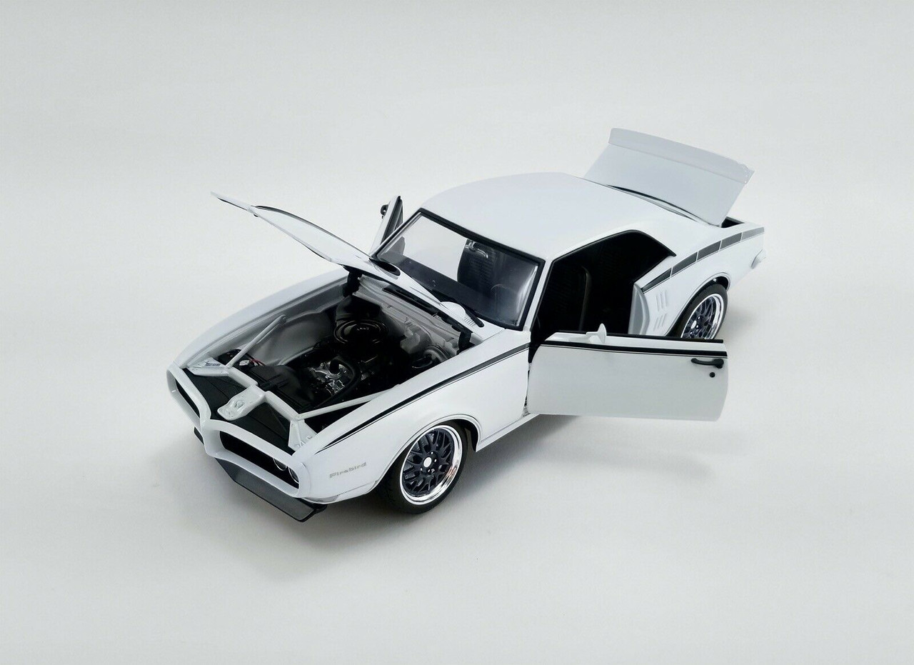 1/18 1968 PONTIAC FIREBIRD STREET FIGHTER Cameo Ivory with