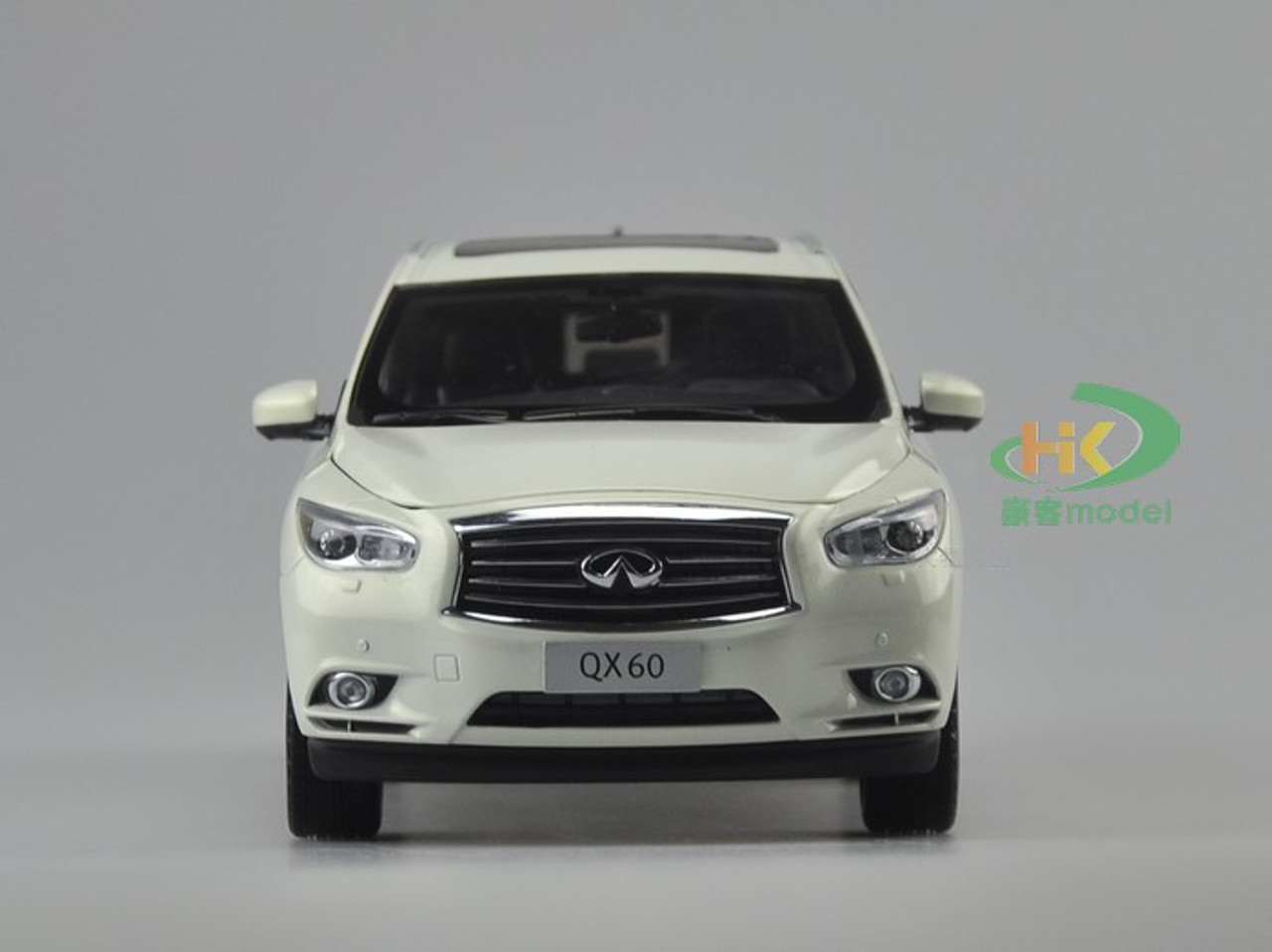 1/18 Dealer Edition 2014 Infiniti QX60 (White) Diecast Car Model