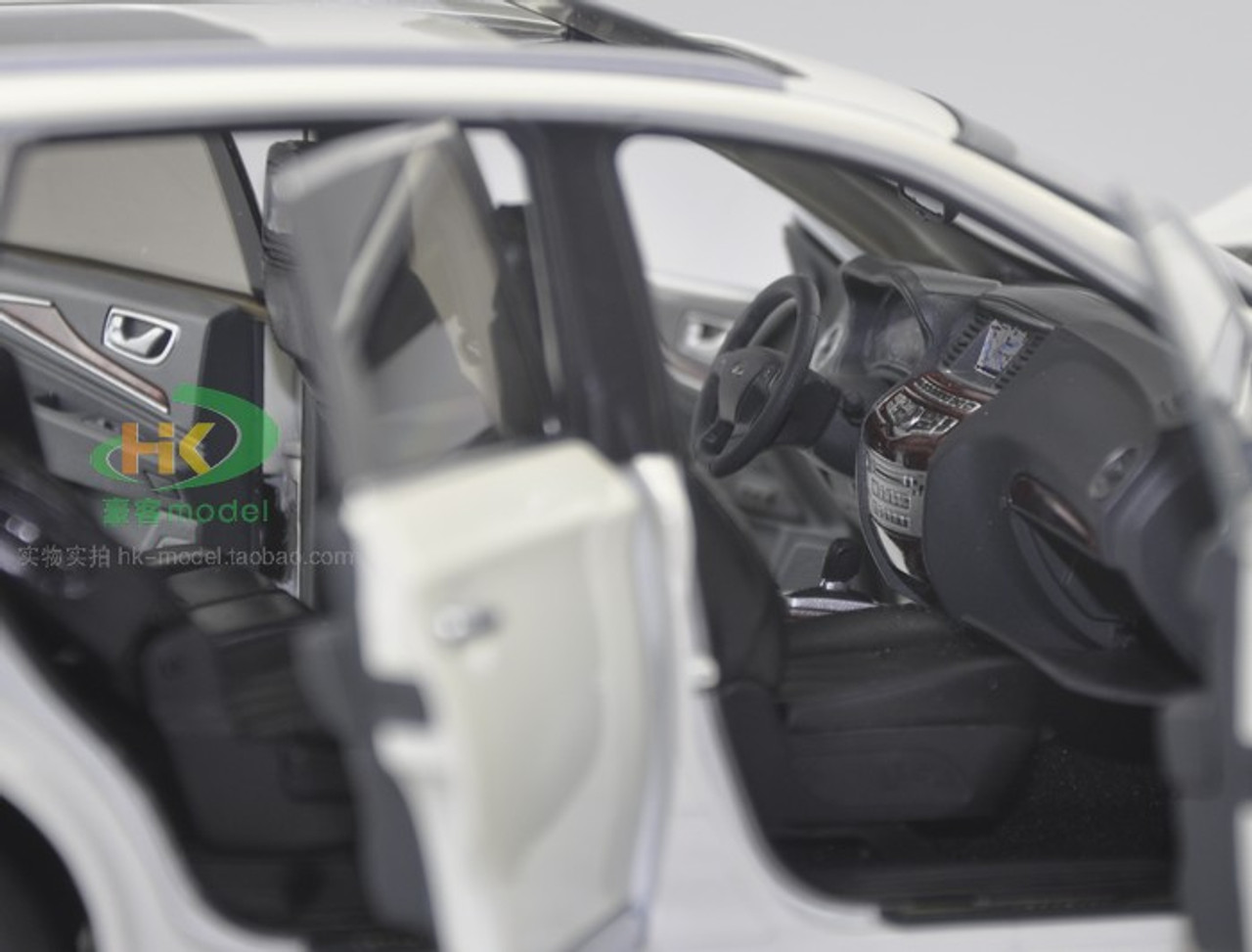 ま*昌様 1:18 INFINITI インフィニティ QX60 白 ミニカー モ 1/18 Dealer Edition 2022 Infiniti QX60 (White) Diecast Car