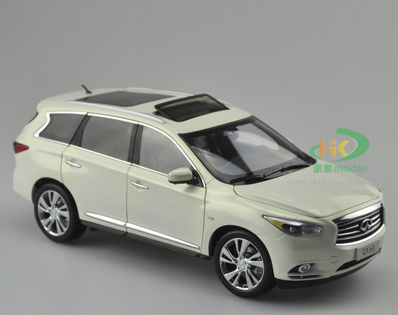 1/18 Dealer Edition 2014 Infiniti QX60 (White) Diecast Car Model