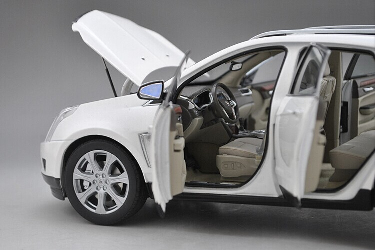 1/18 Dealer Edition Cadillac SRX (White) Diecast Car Model