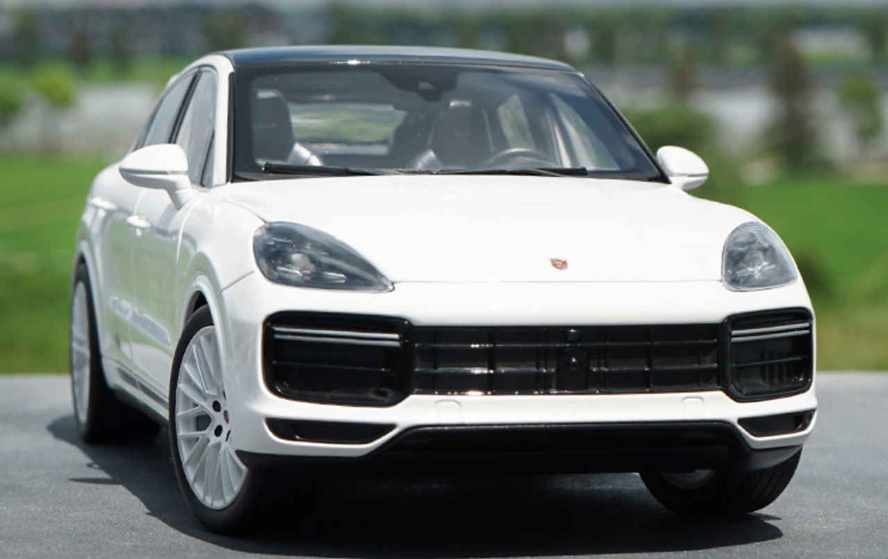 1/18 Norev 2019/2020 Porsche Cayenne Coupé Turbo (White) Diecast 