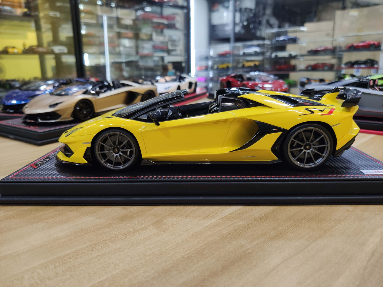 世界1台限定★MR Collection ★1/18★Aventador 1/18 MR Lamborghini Aventador SVJ Roadster (Yellow) Resin