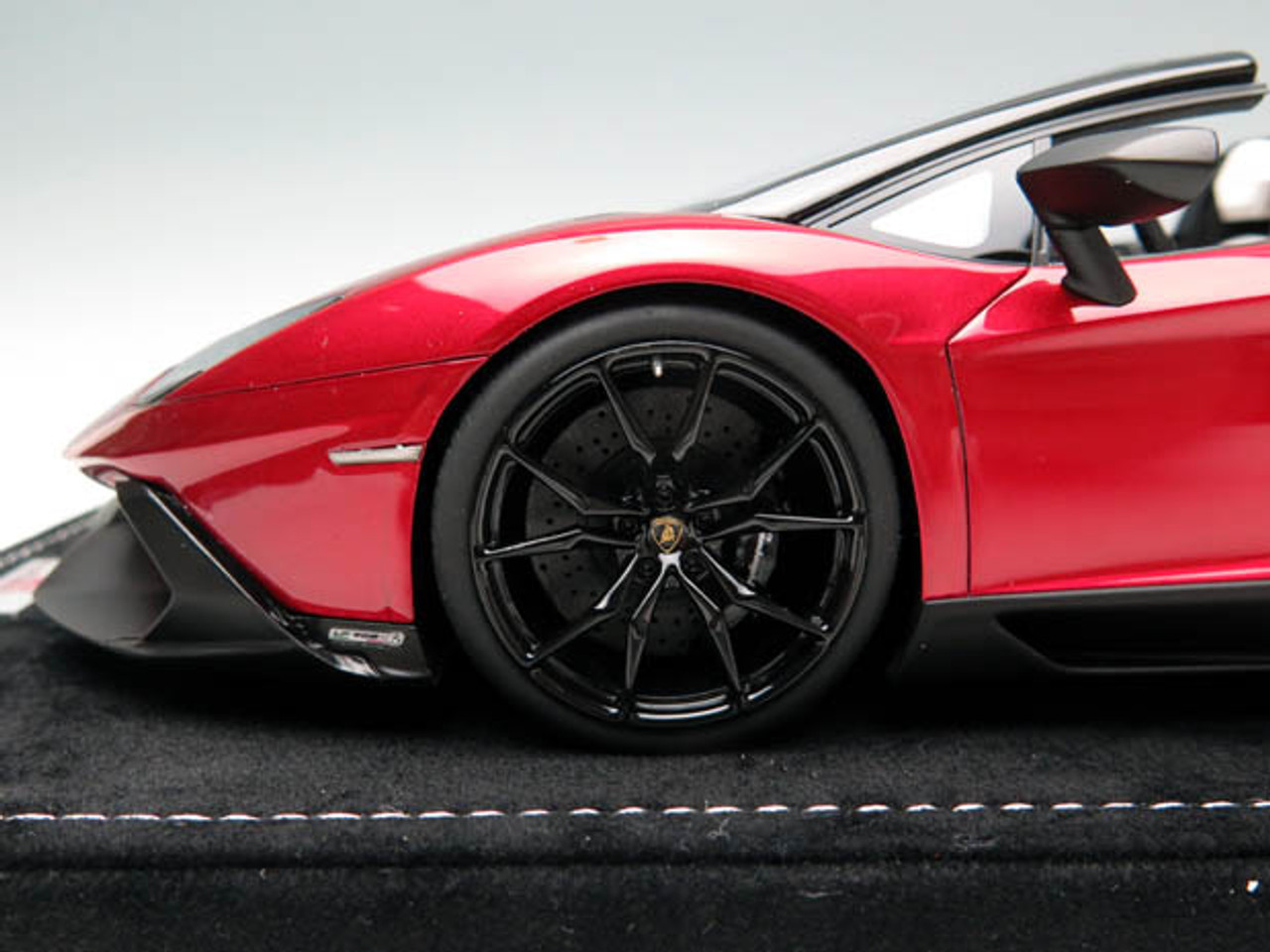 MR 1/18 Handmade Lamborghini Aventador LP720-4 (Metallic Red)