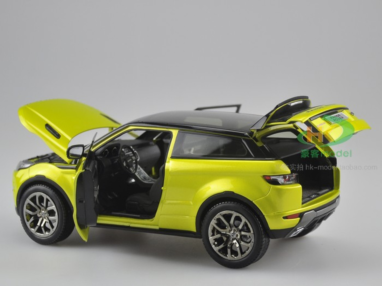 1/18 GTAutos Range Rover Evoque (Yellow) Diecast Car Model