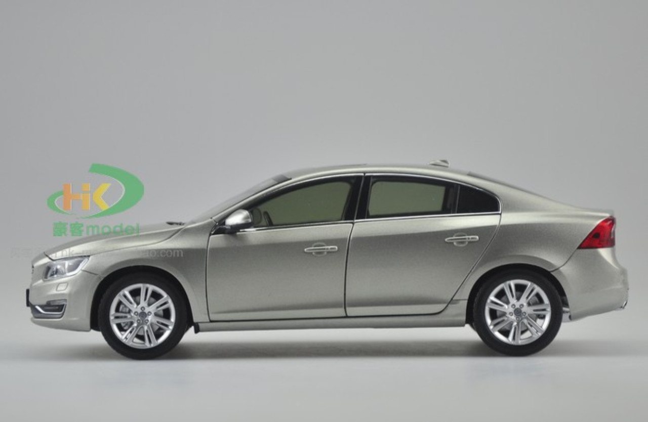 1/18 Dealer Edition Volvo S60L (Grey)