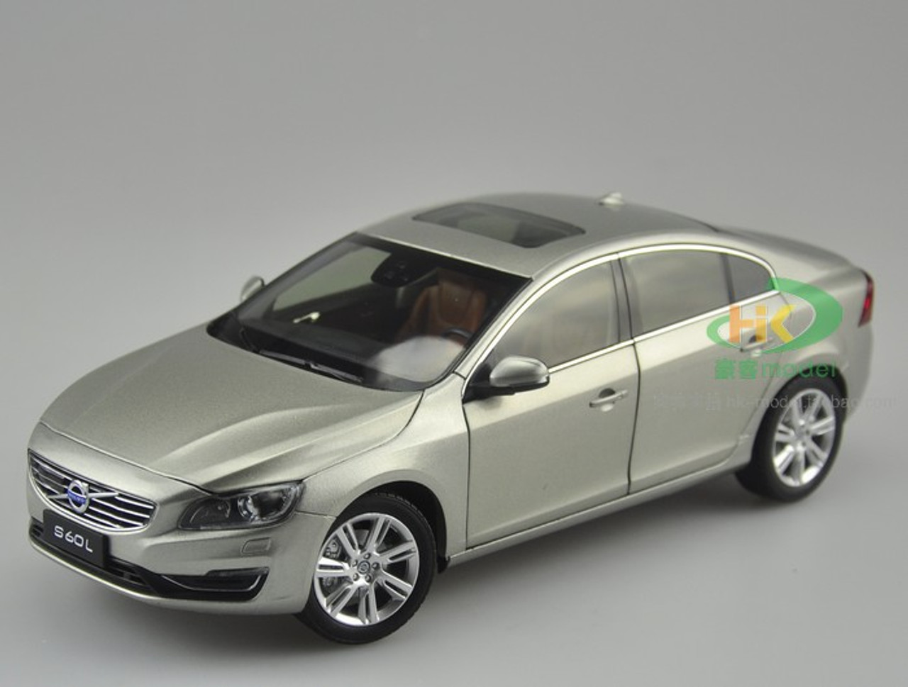 1/18 Dealer Edition Volvo S60L (Grey)