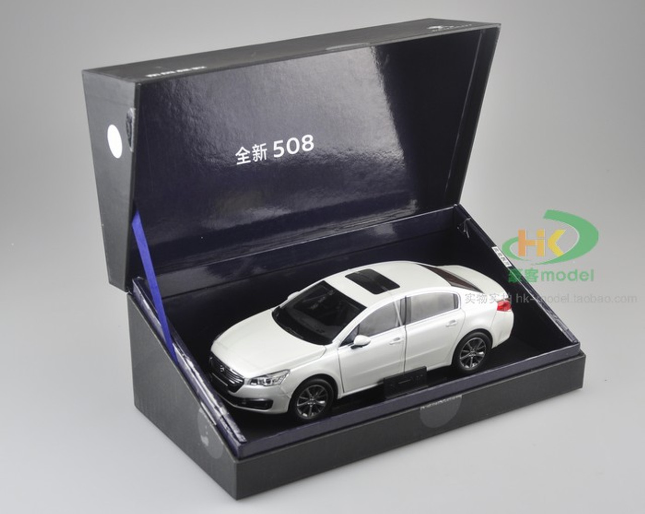 1/18 Dealer Edition 2015 Peugeot 508 508L (White) Diecast Car 