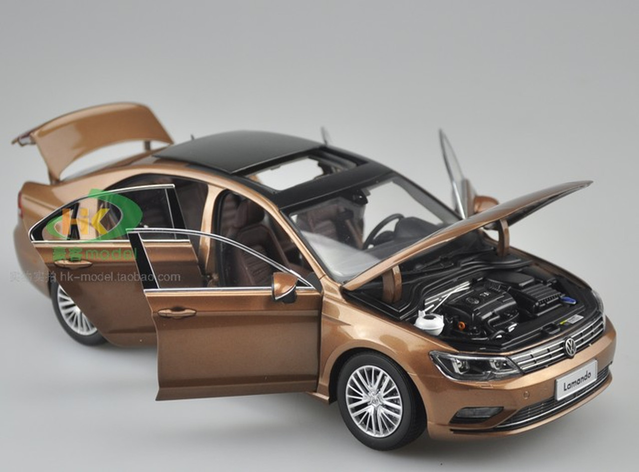 1/18 Dealer Edition 2015 Volkswagen VW Lamando (Champagne Brown) Diecast Car Model