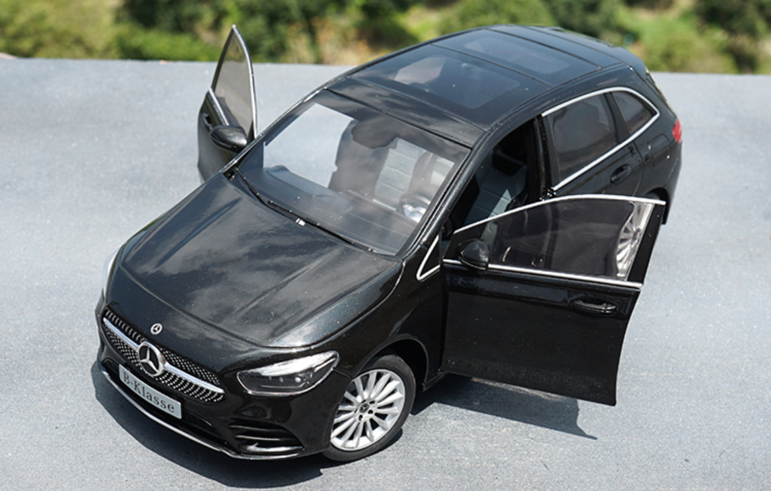 1:18 Z-Models Mercedes-Benz B-Klasse W247 2018 Argento 1:18 Z-Models Mercedes-Benz B-Klasse W247 2018 Argento