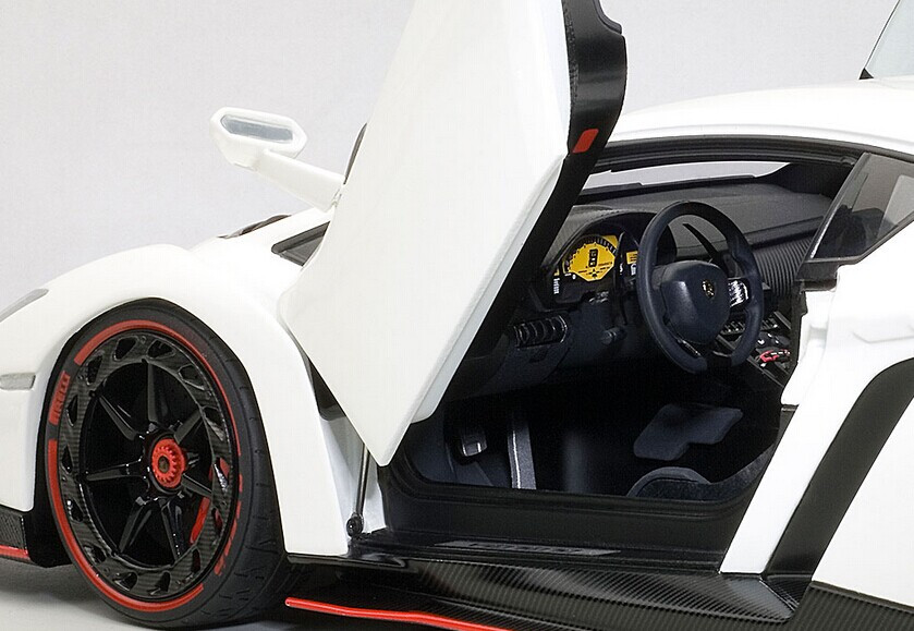 1/18 AUTOart Signature Lamborghini Veneno (White) Diecast Car