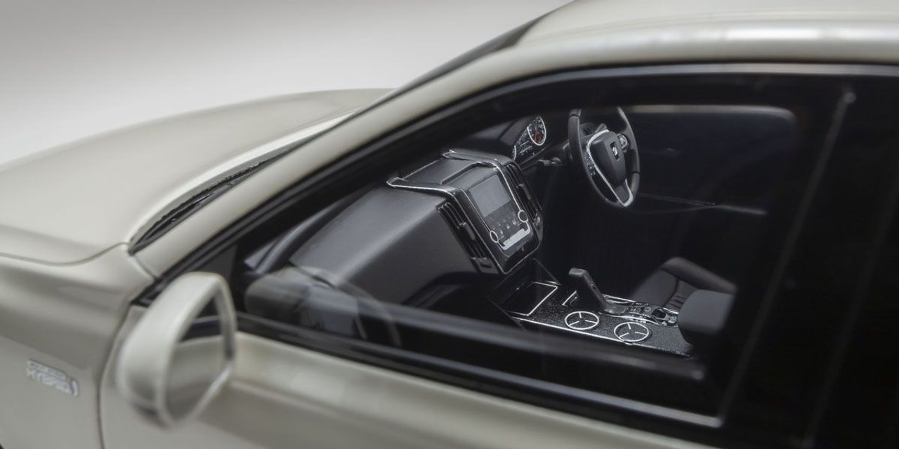 Kyosho  TOYOTA　クラウン 1/18 Kyosho Toyota Crown 3.5 RS Advance (White) Limited to