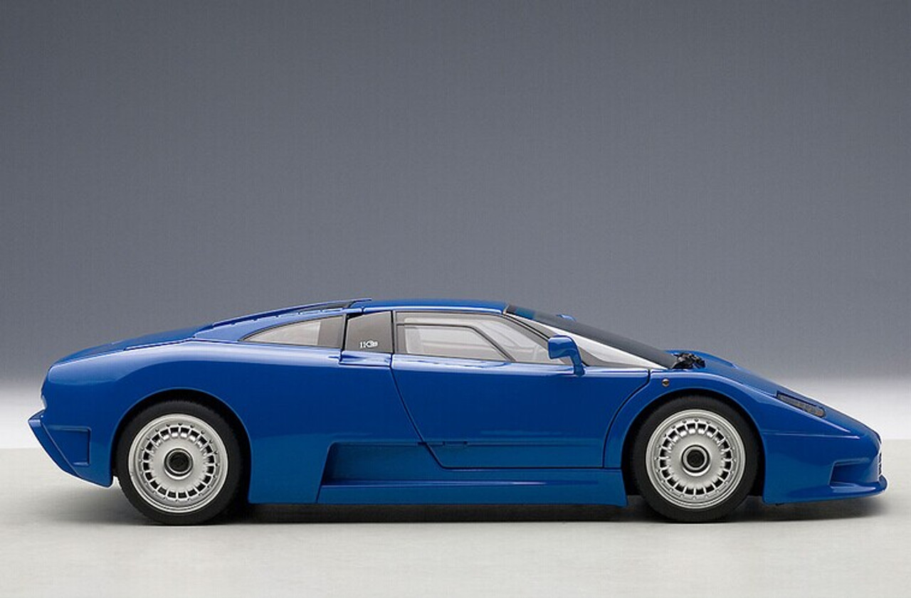 1/18 AUTOart Signature Bugatti EB110 GT (Blue) Car Model