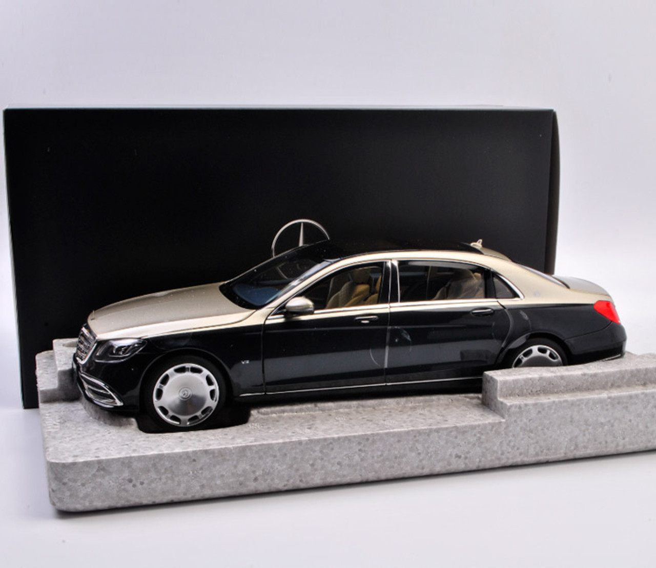 1/18 Norev Mercedes-Benz Mercedes Maybach S650 (Black & Gold) Flat Wheels Diecast Car Model