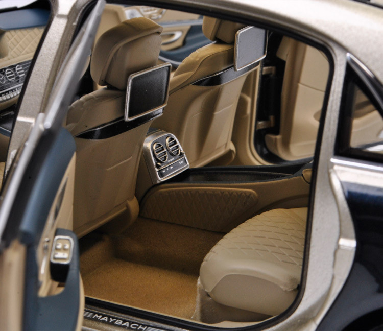 1/18 Norev Mercedes-Benz Mercedes Maybach S650 (Black & Gold) Flat