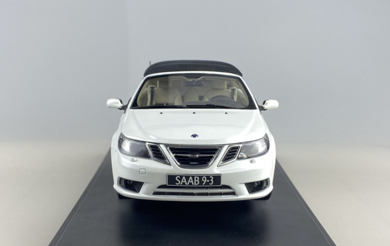 1/18 Dealer Edition Saab 9-3 93 Convertible (Pearl White) Diecast Car Model