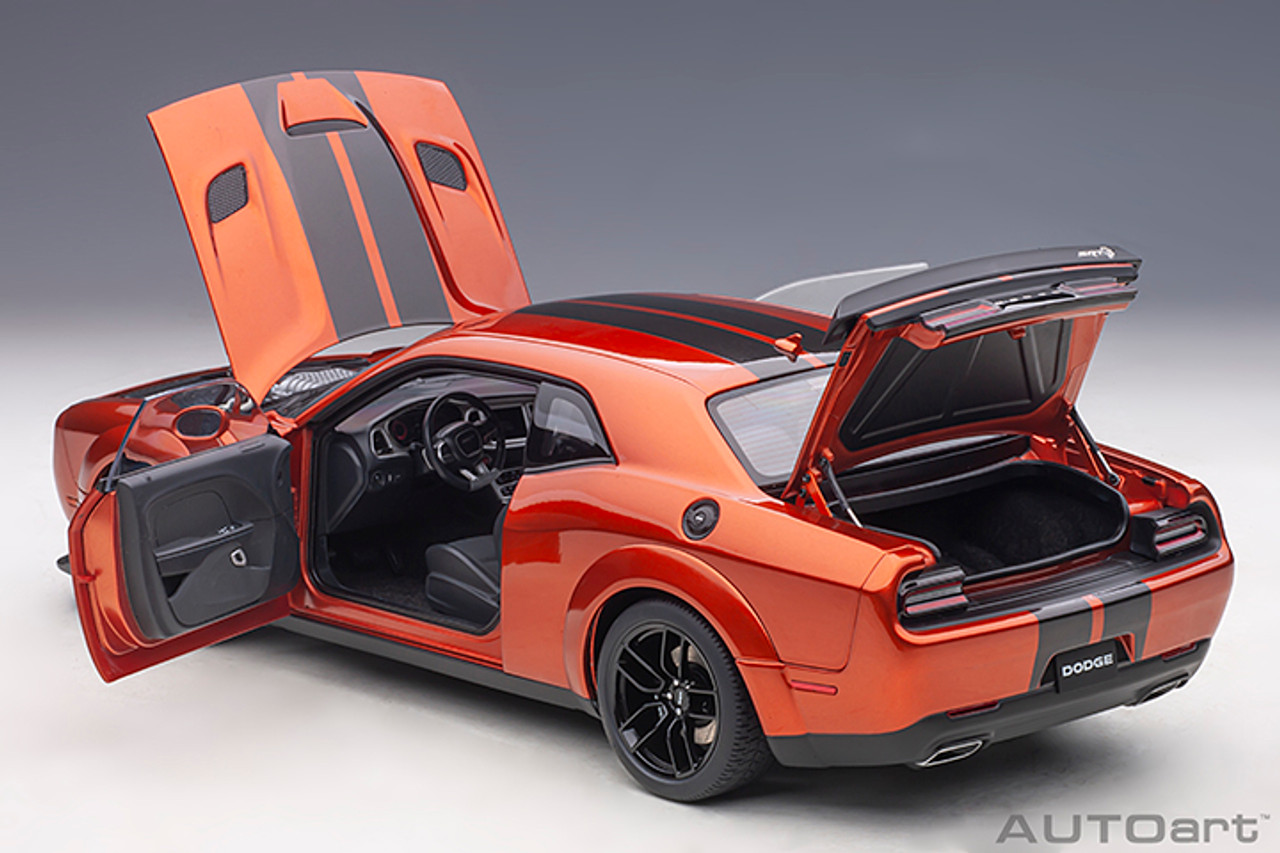 1/18 AUTOart 2018 Dodge Challenger SRT Hellcat Widebody (Orange) Car Model