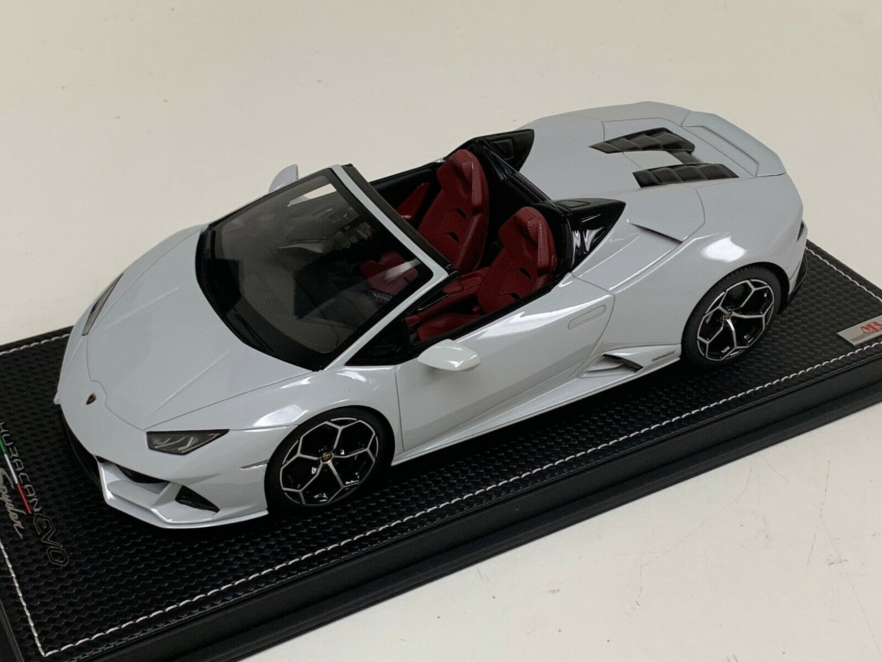 1/18 MR Collection Lamborghini Huracan Evo Spyder (Bianco
