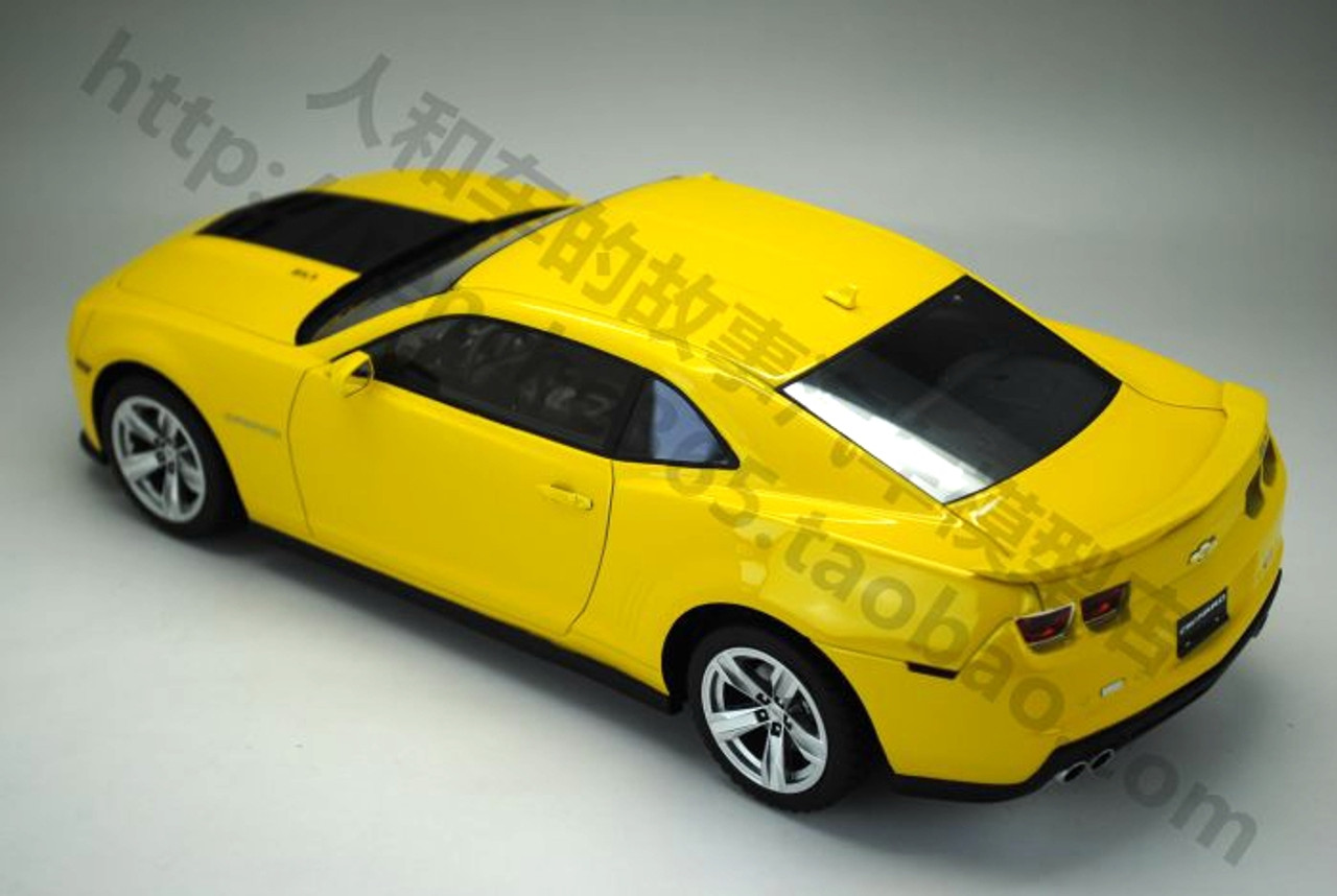 1/18 Dealer Edition Chevrolet Chevy Camaro ZL1 (Yellow) Resin Car