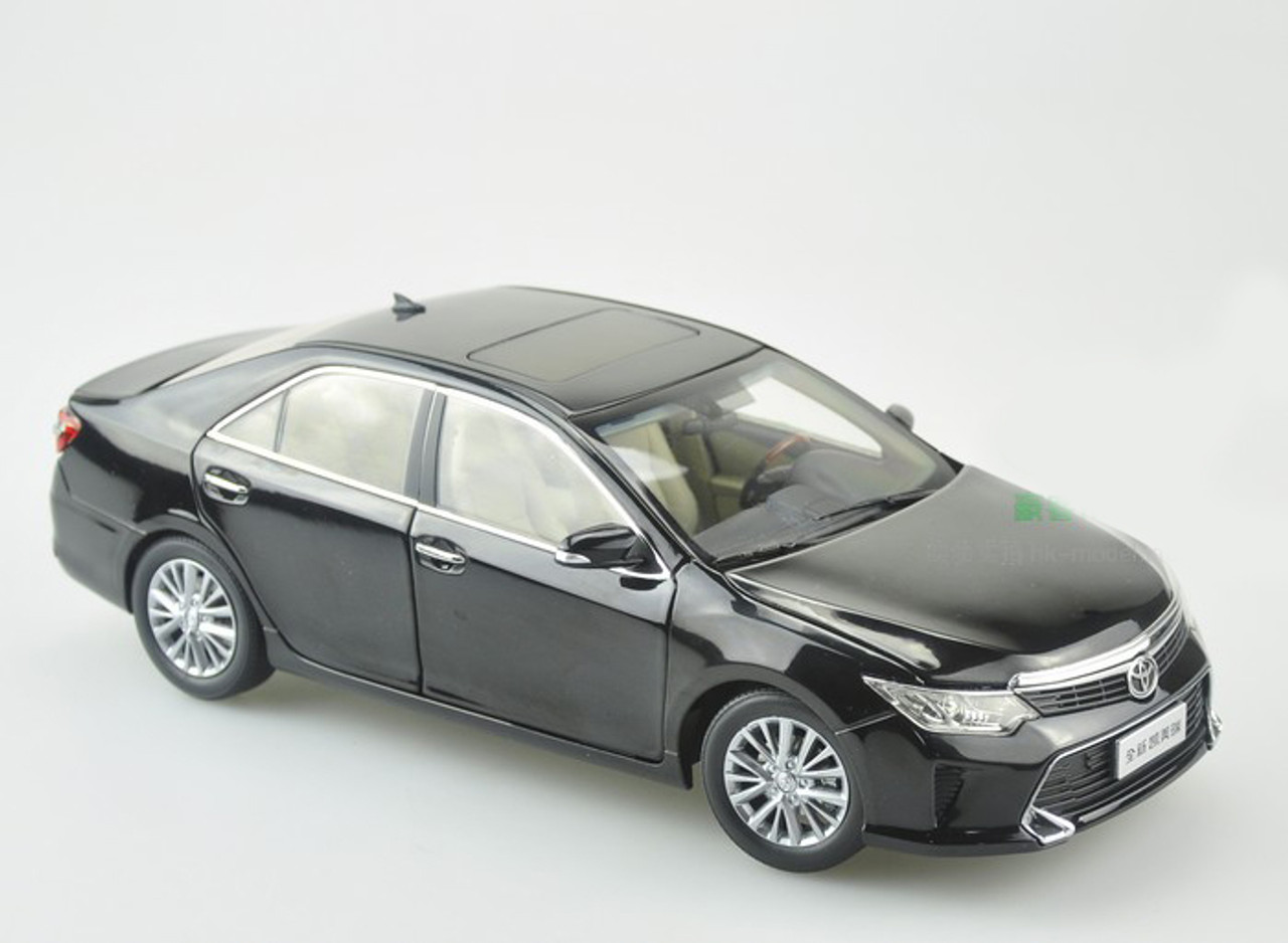 1/18 2015 Dealer Edition Toyota Camry (Black) Diecast Car Model