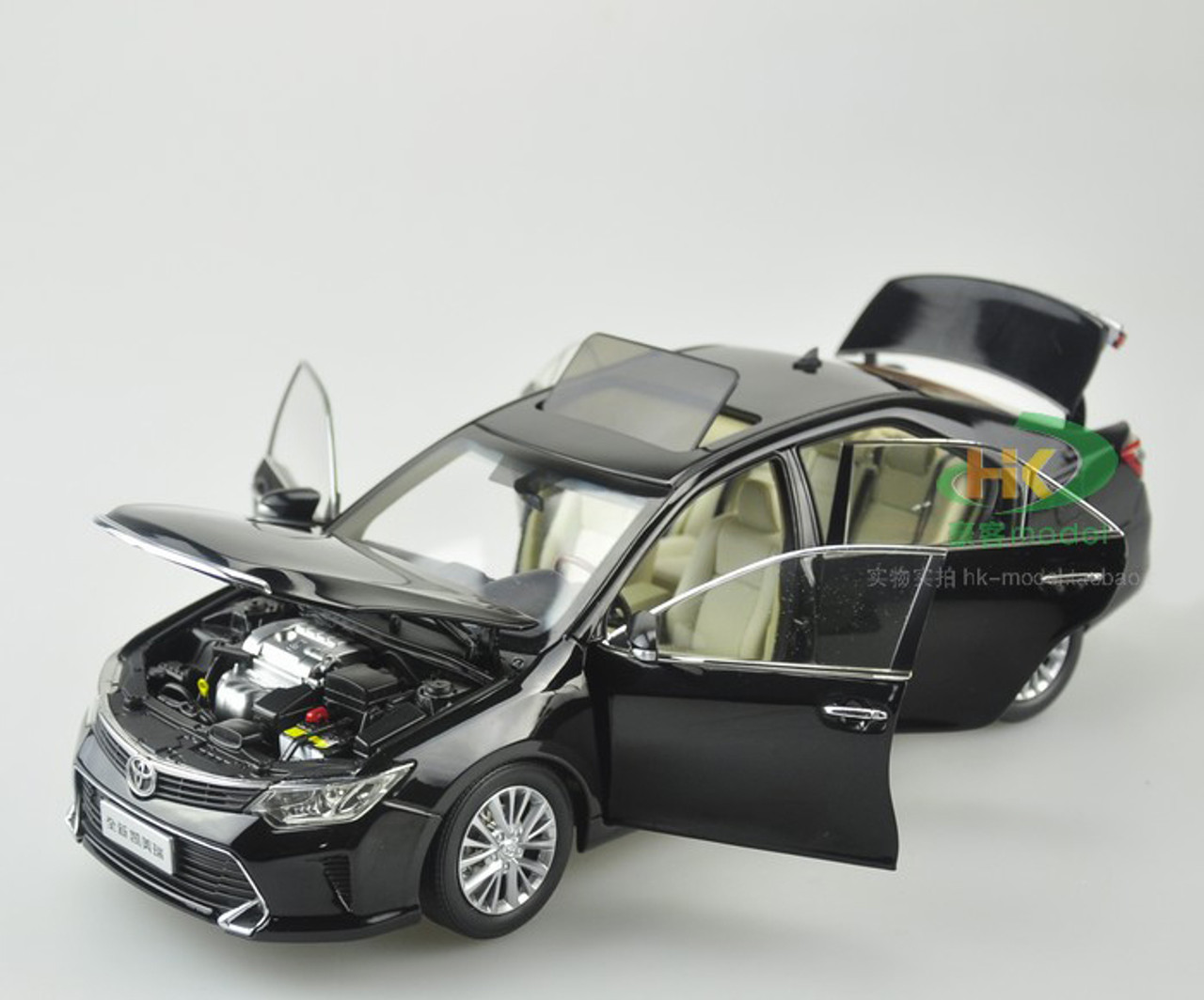 1/18 2015 Dealer Edition Toyota Camry (Black) Diecast Car Model