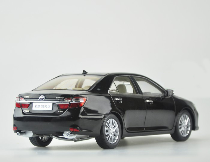 1/18 2015 Dealer Edition Toyota Camry (Black) Diecast Car Model