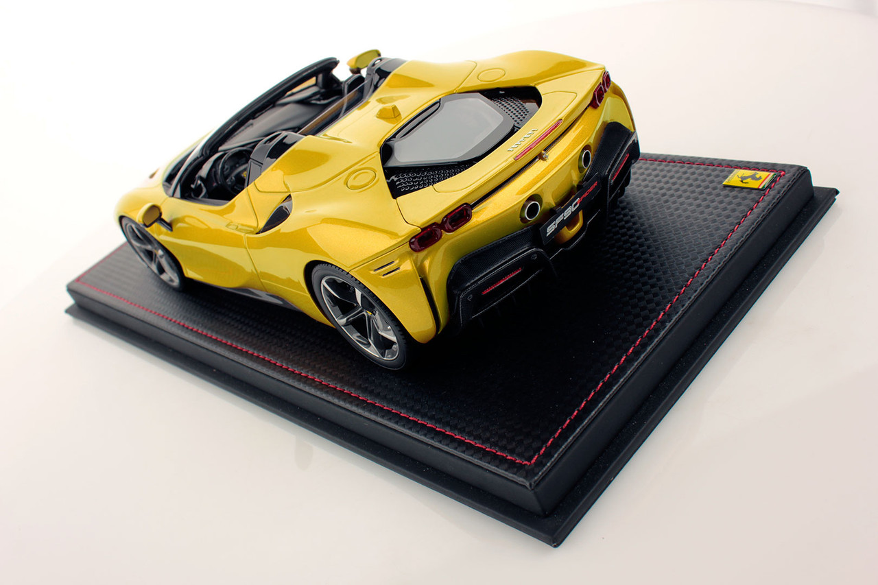 1/18 MR Collection Ferrari SF90 Spider (Giallo Montecarlo Yellow
