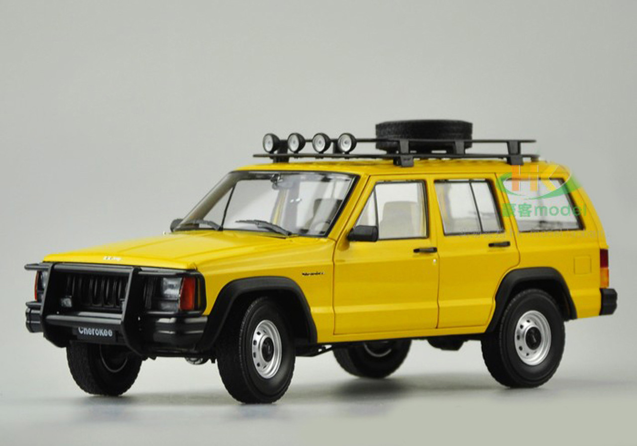 1/18 Dealer Edition Classic Jeep Cherokee (Yellow) Diecast Car Model
